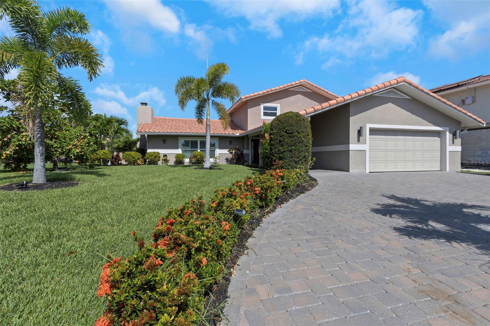 FLOR A MAR - Residential