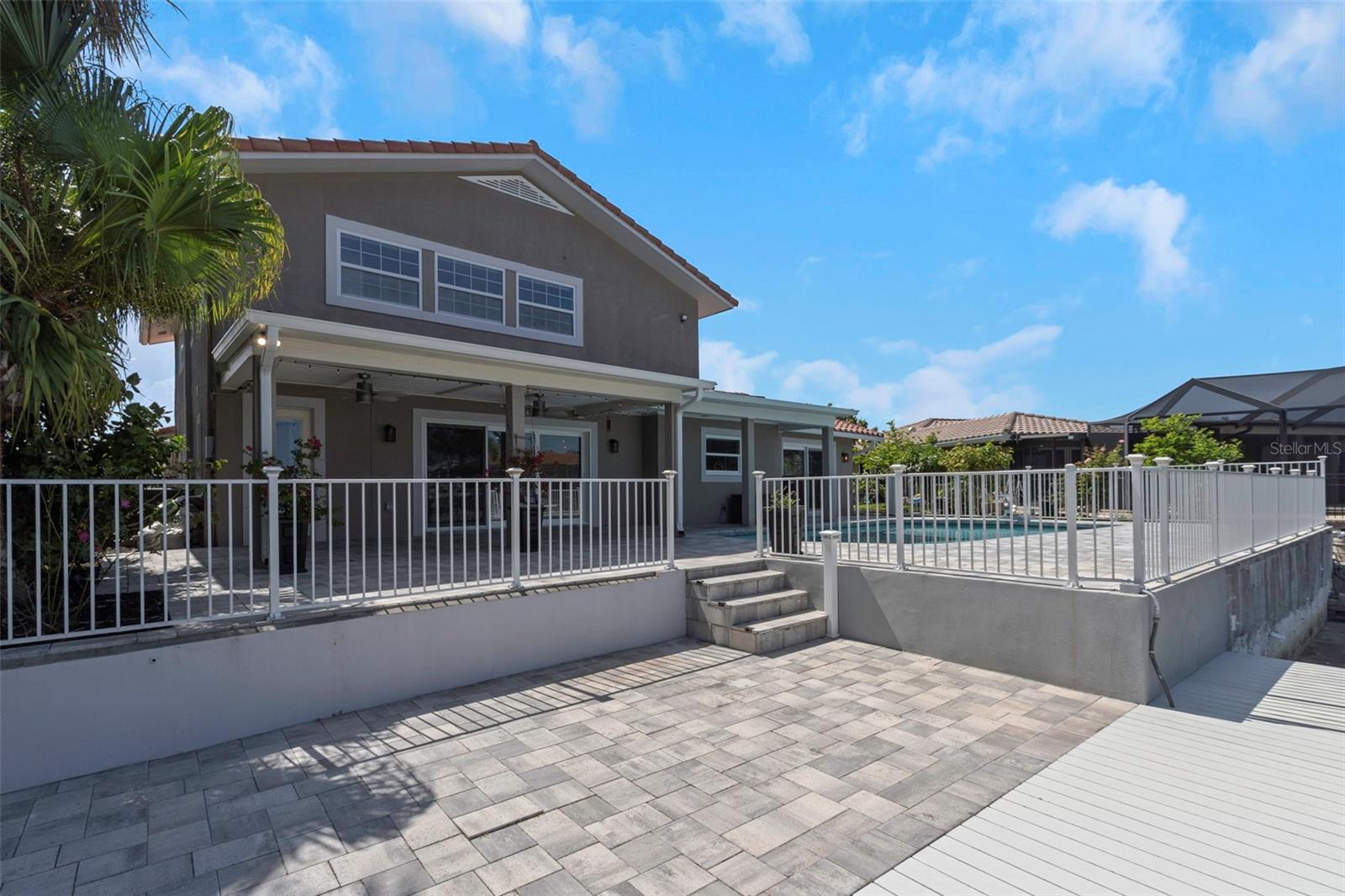 FLOR A MAR - Residential