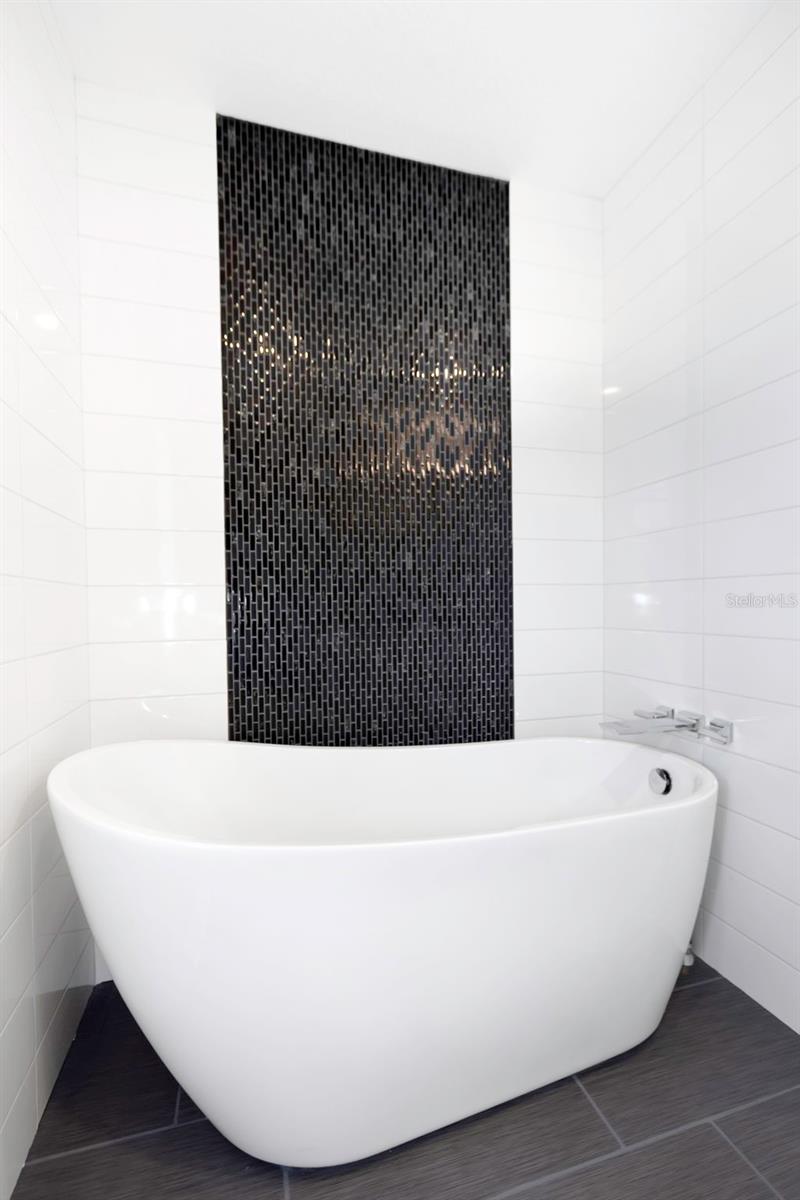 FLOR A MAR - Residential