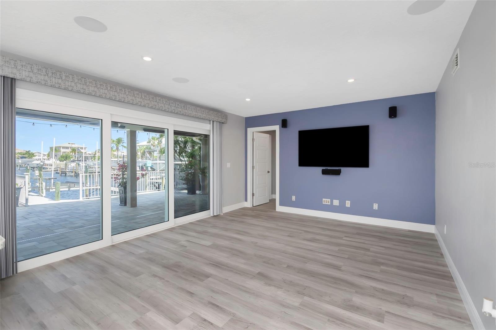 FLOR A MAR - Residential