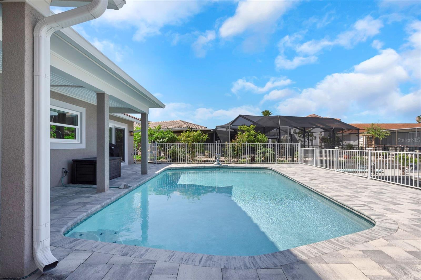 FLOR A MAR - Residential