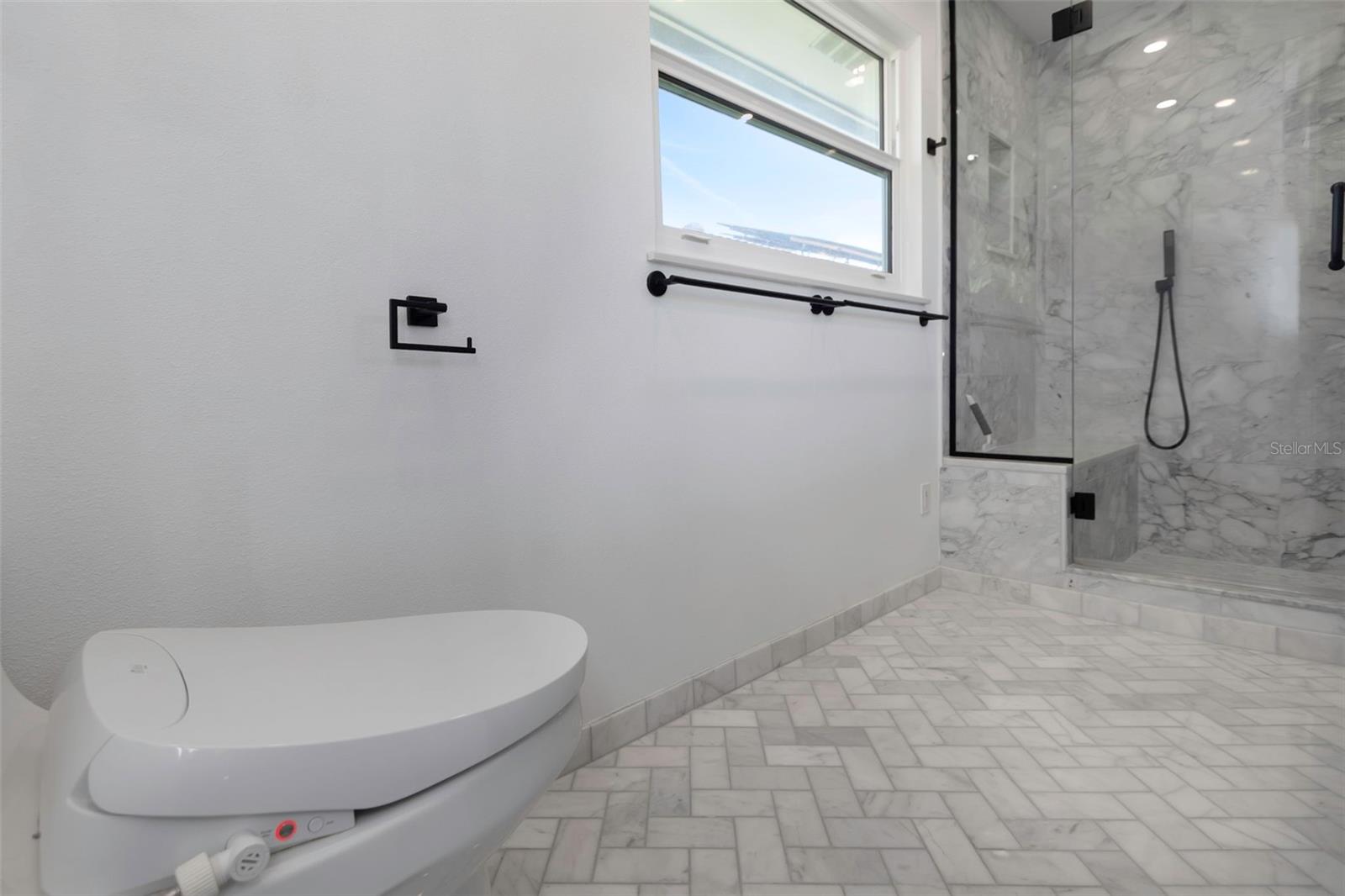 FLOR A MAR - Residential