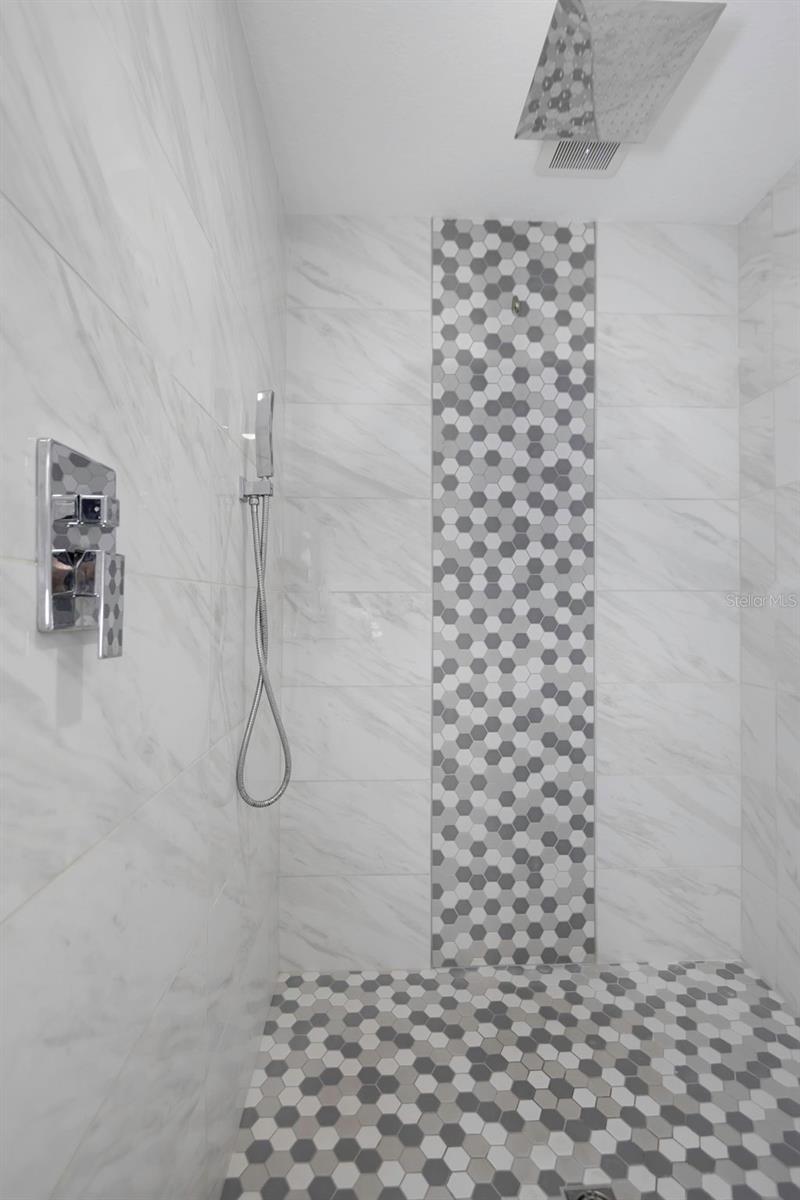 FLOR A MAR - Residential