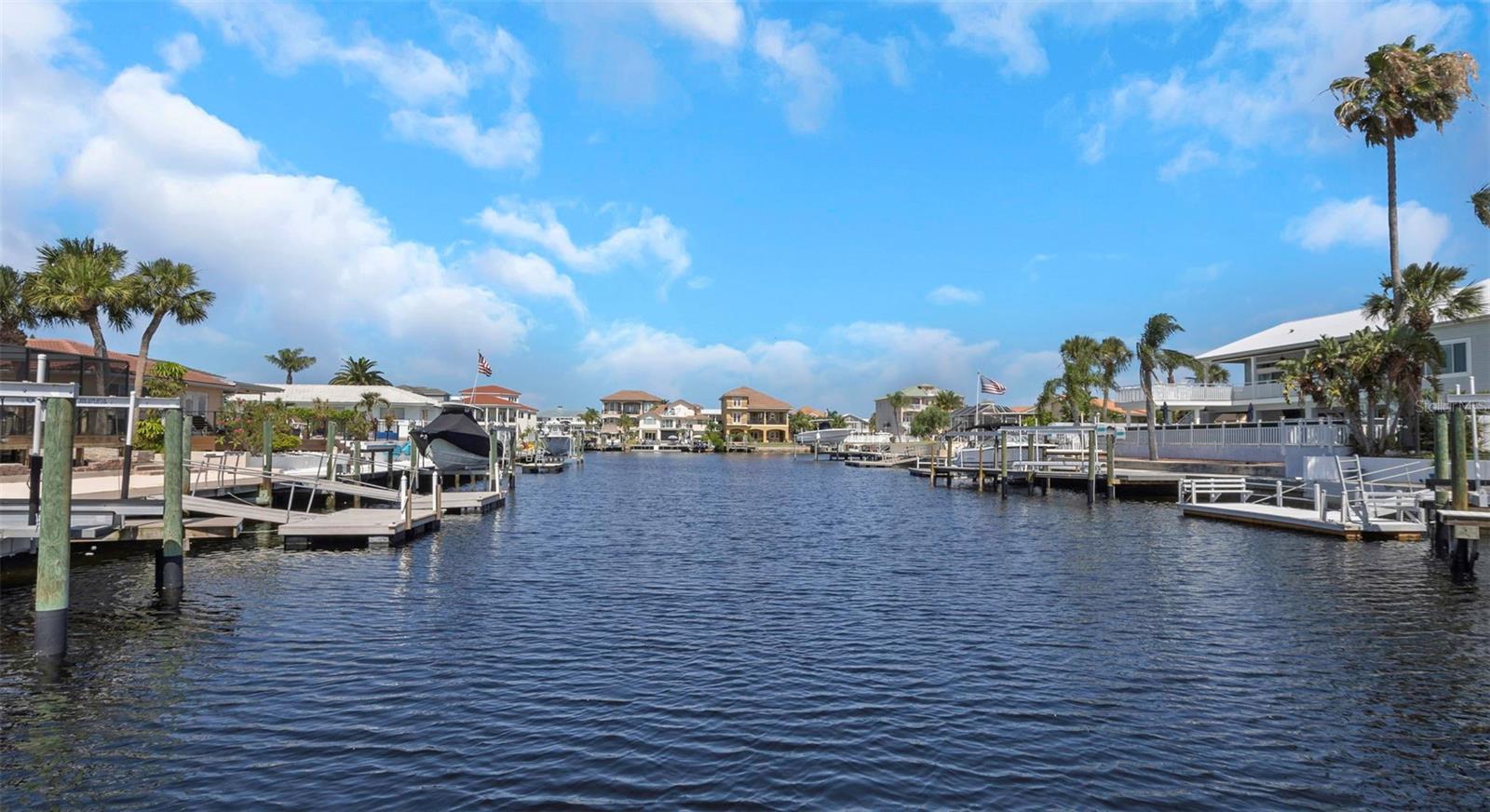 FLOR A MAR - Residential