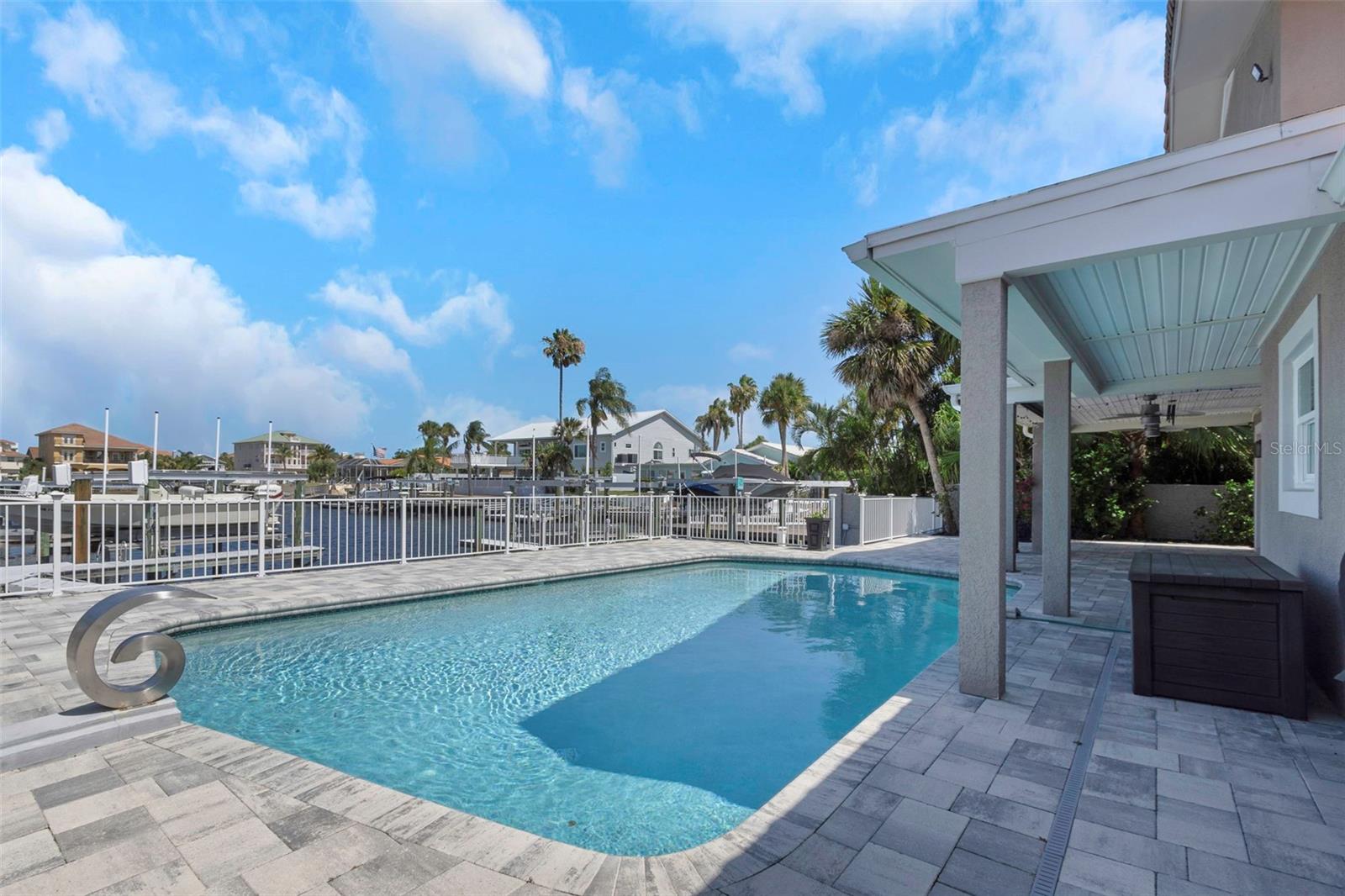 FLOR A MAR - Residential