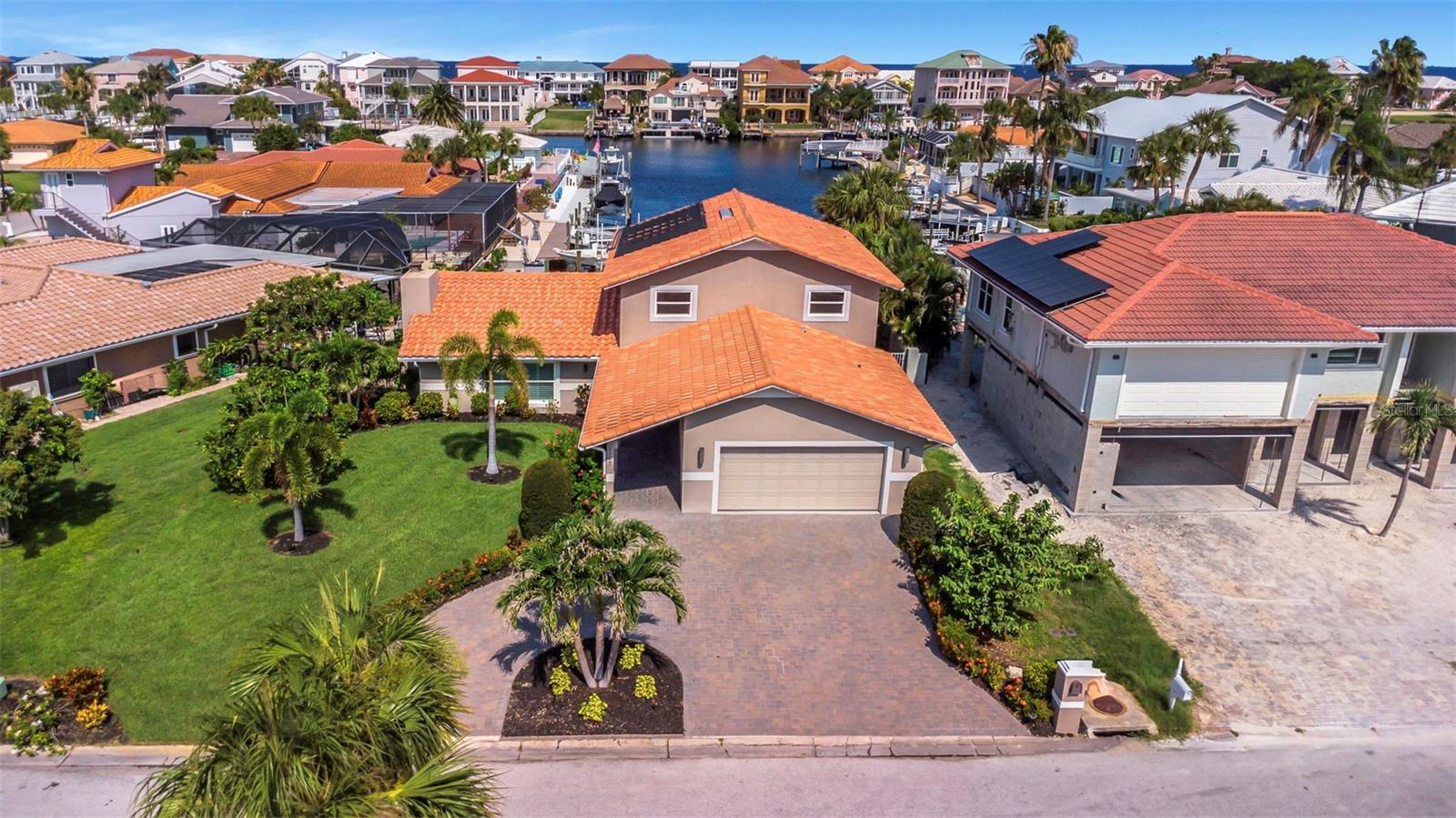 FLOR A MAR - Residential