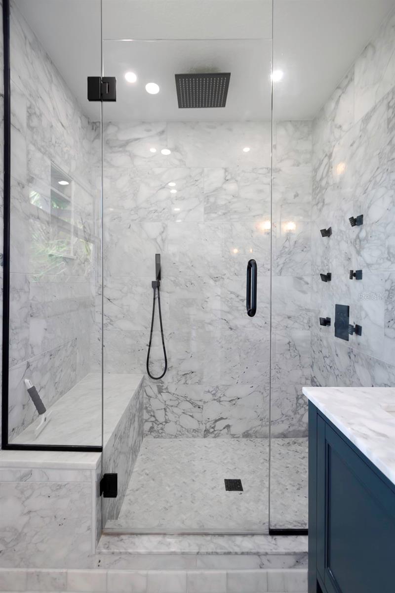 FLOR A MAR - Residential