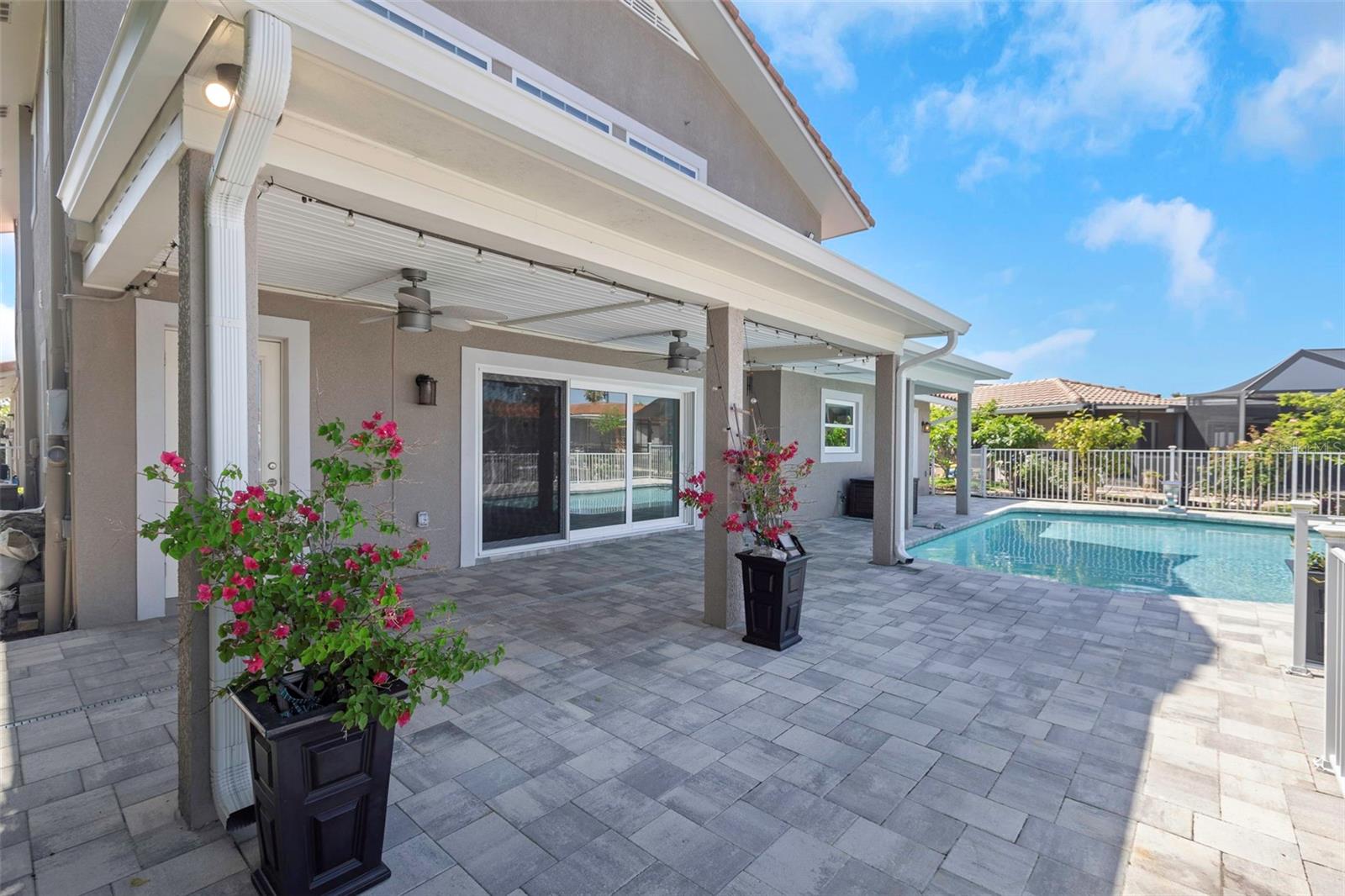 FLOR A MAR - Residential