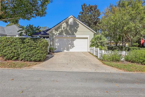 A home in DELAND