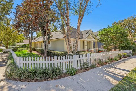 A home in DELAND