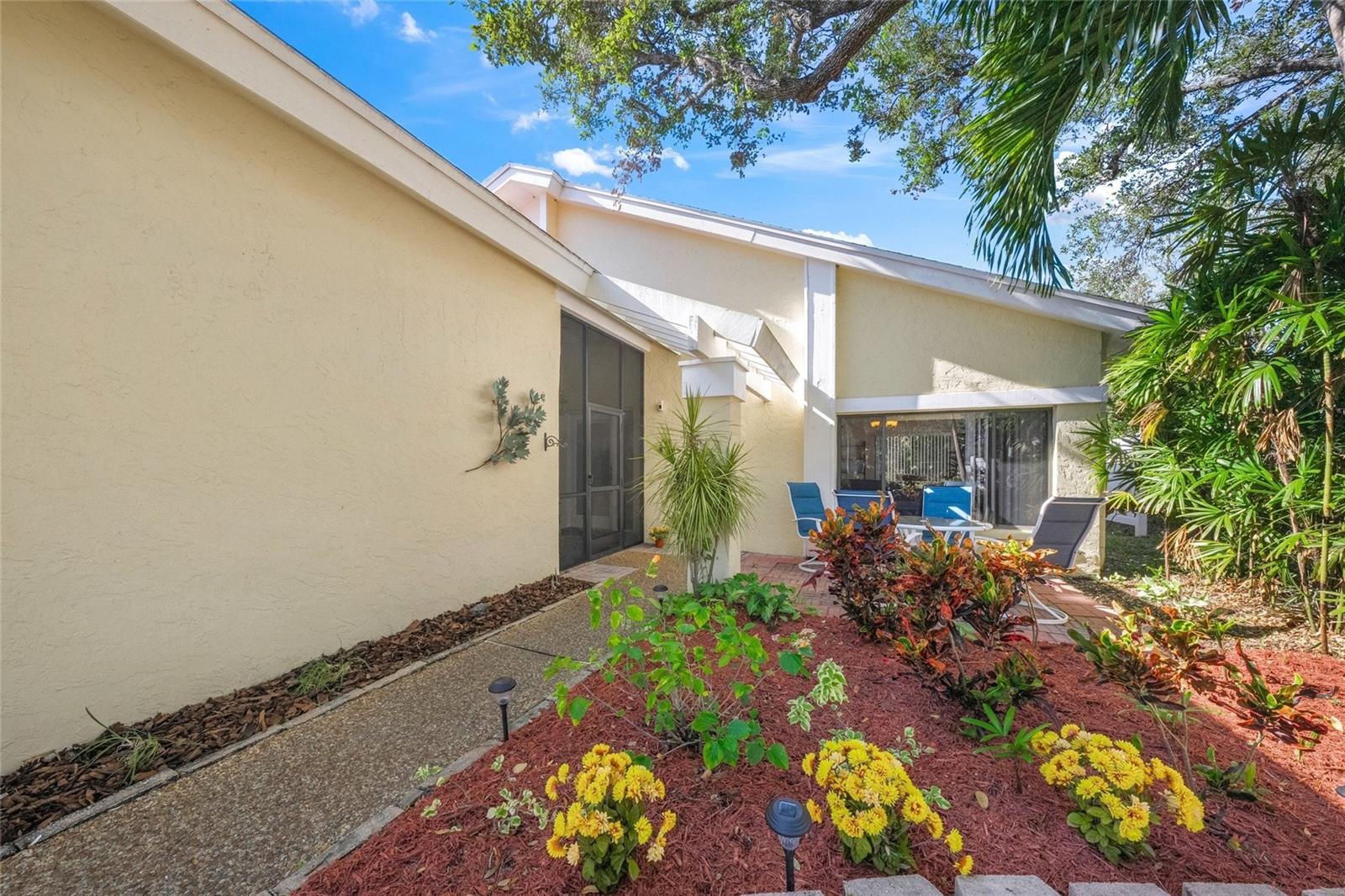 4132 CARRIAGE CIRCLE 12