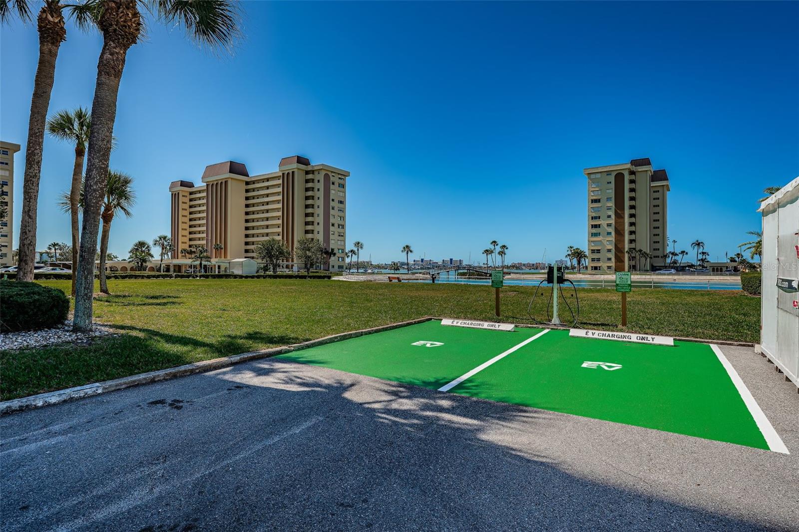 JEFFERSON HOUSE THE CONDO - Residential