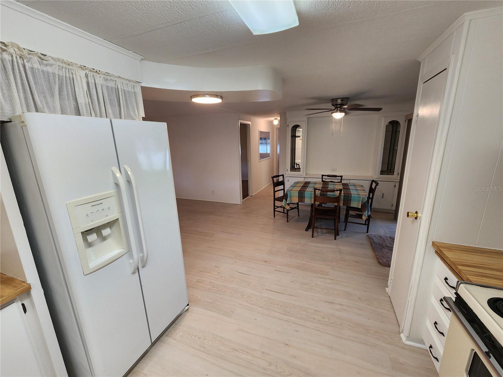 PALM LAKE ESTATES - Residential