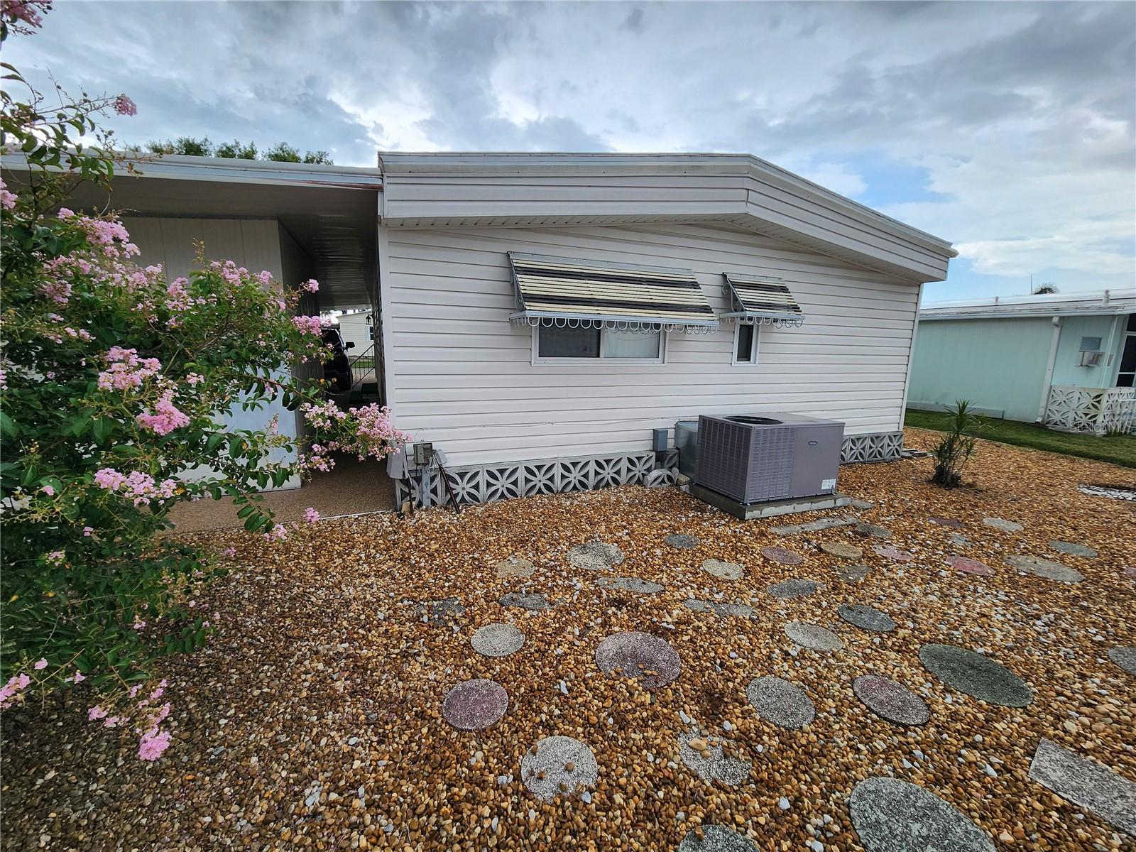 PALM LAKE ESTATES - Residential