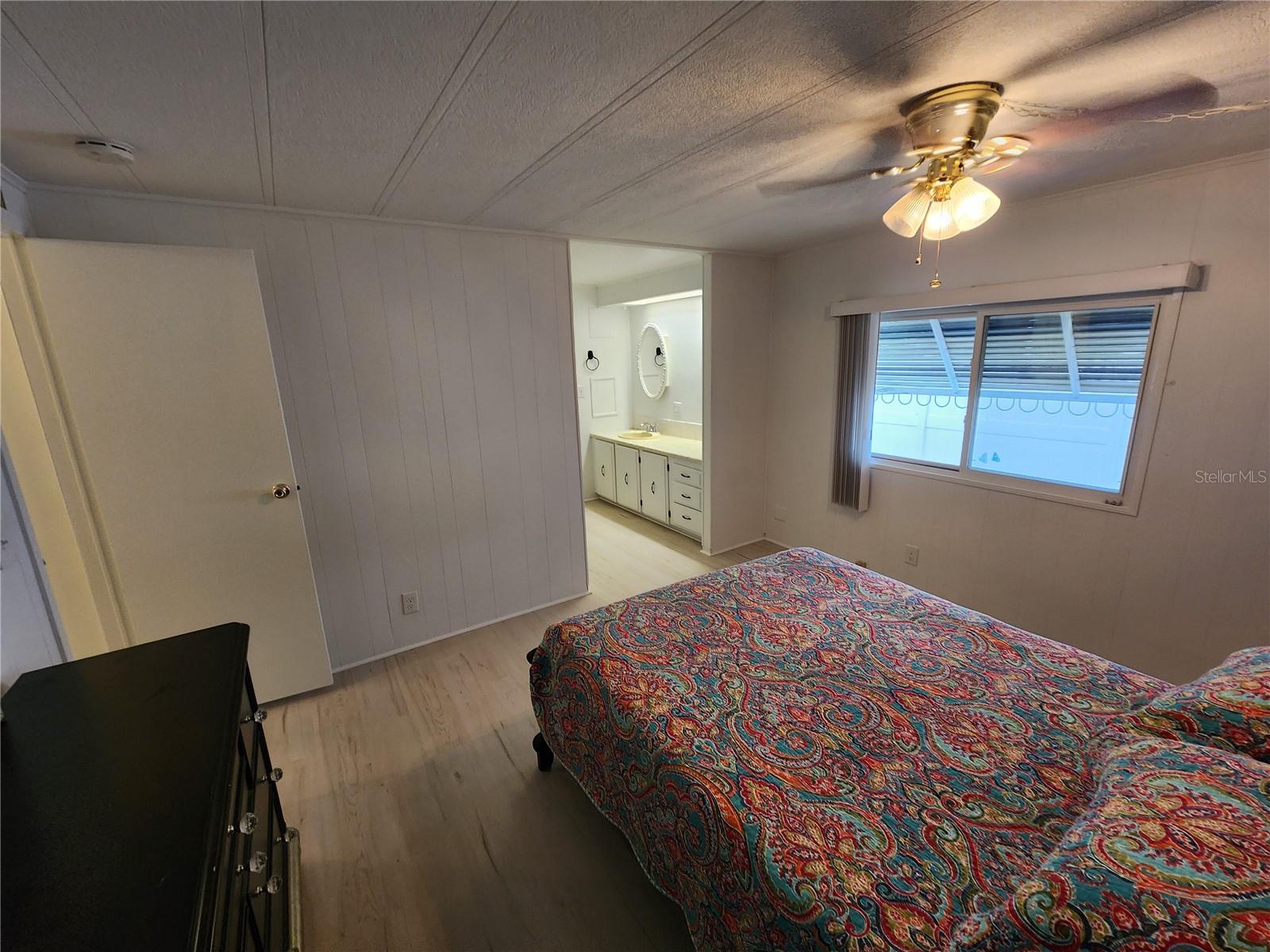 PALM LAKE ESTATES - Residential