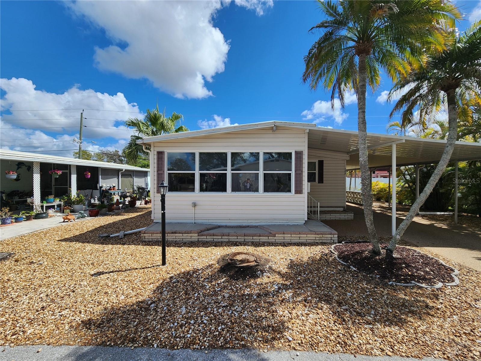 PALM LAKE ESTATES - Residential