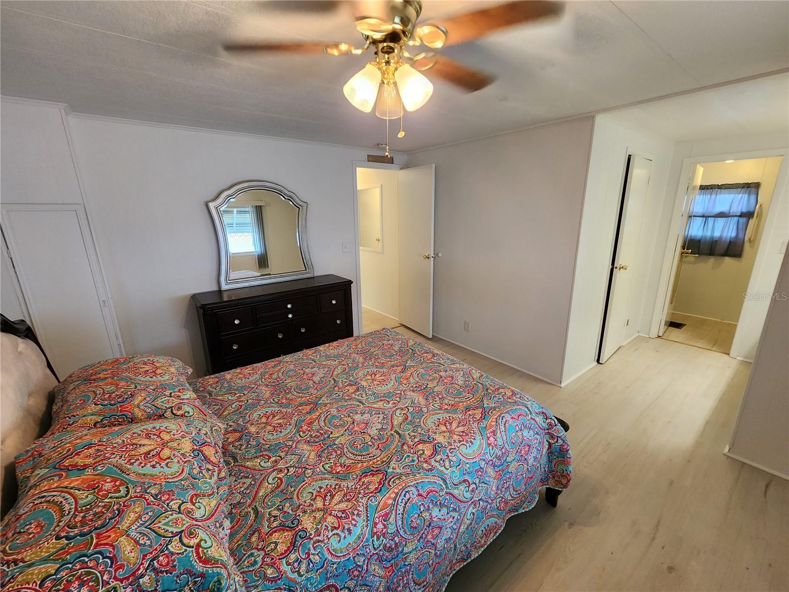 PALM LAKE ESTATES - Residential