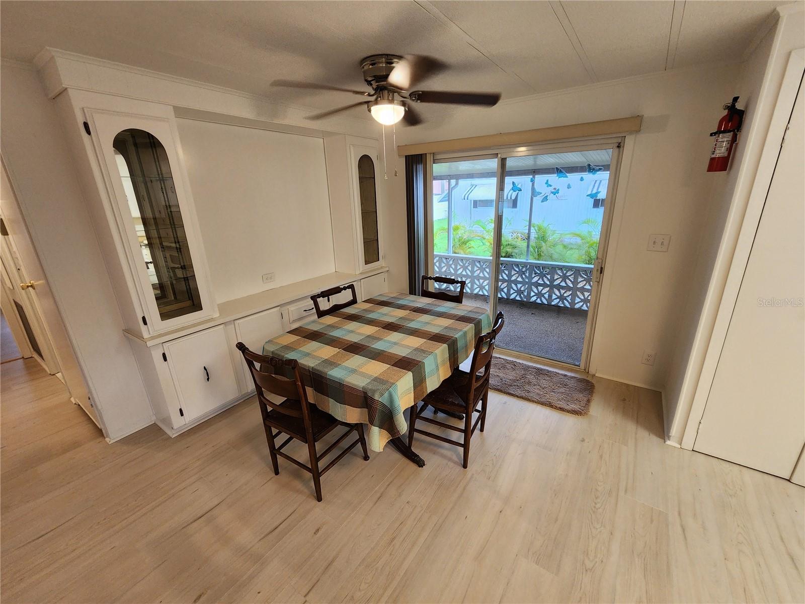 PALM LAKE ESTATES - Residential