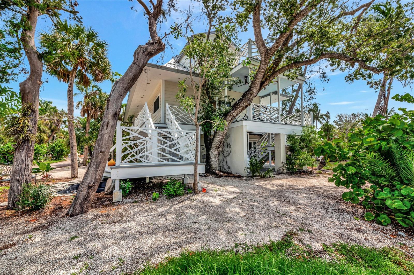 3737 BAYOU LOUISE LANE