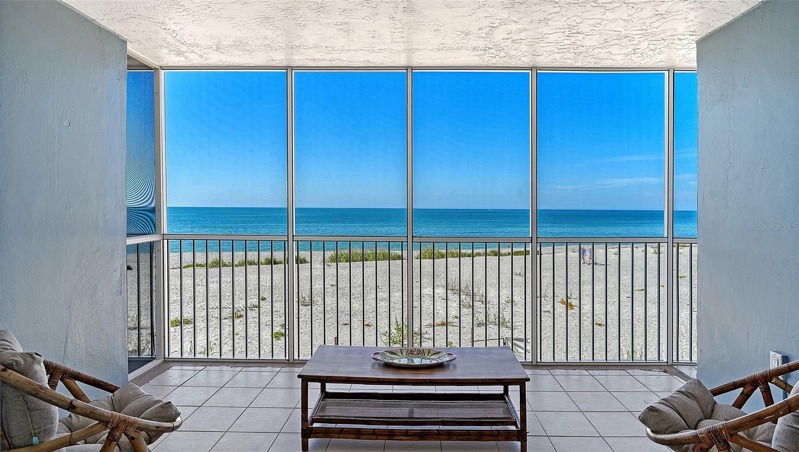 555 THE ESPLANADE N 303