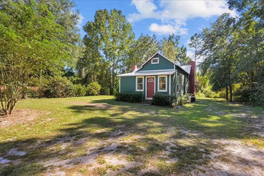 Photo of 21317 SE 111th Avenue, Hawthorne, FL 32640 (MLS # GC535146)