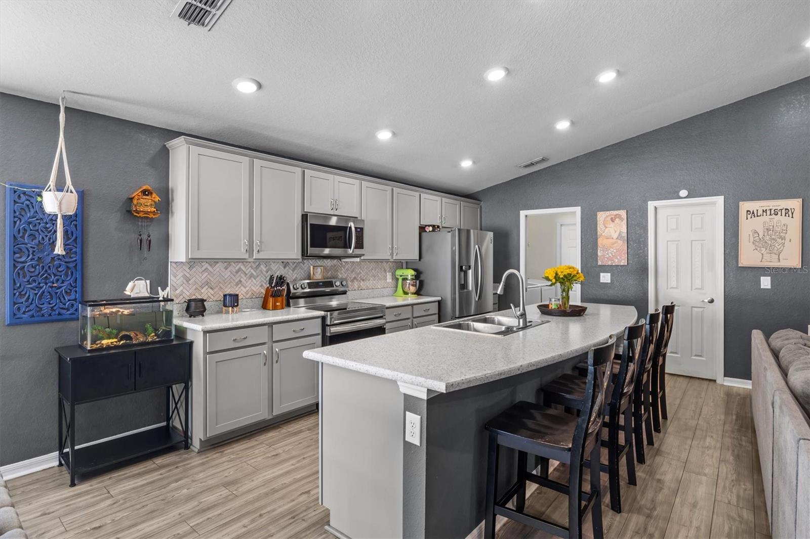 LANDINGS/EAGLE LAKE - Residential