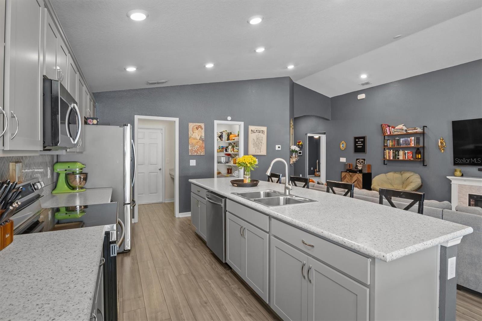 LANDINGS/EAGLE LAKE - Residential