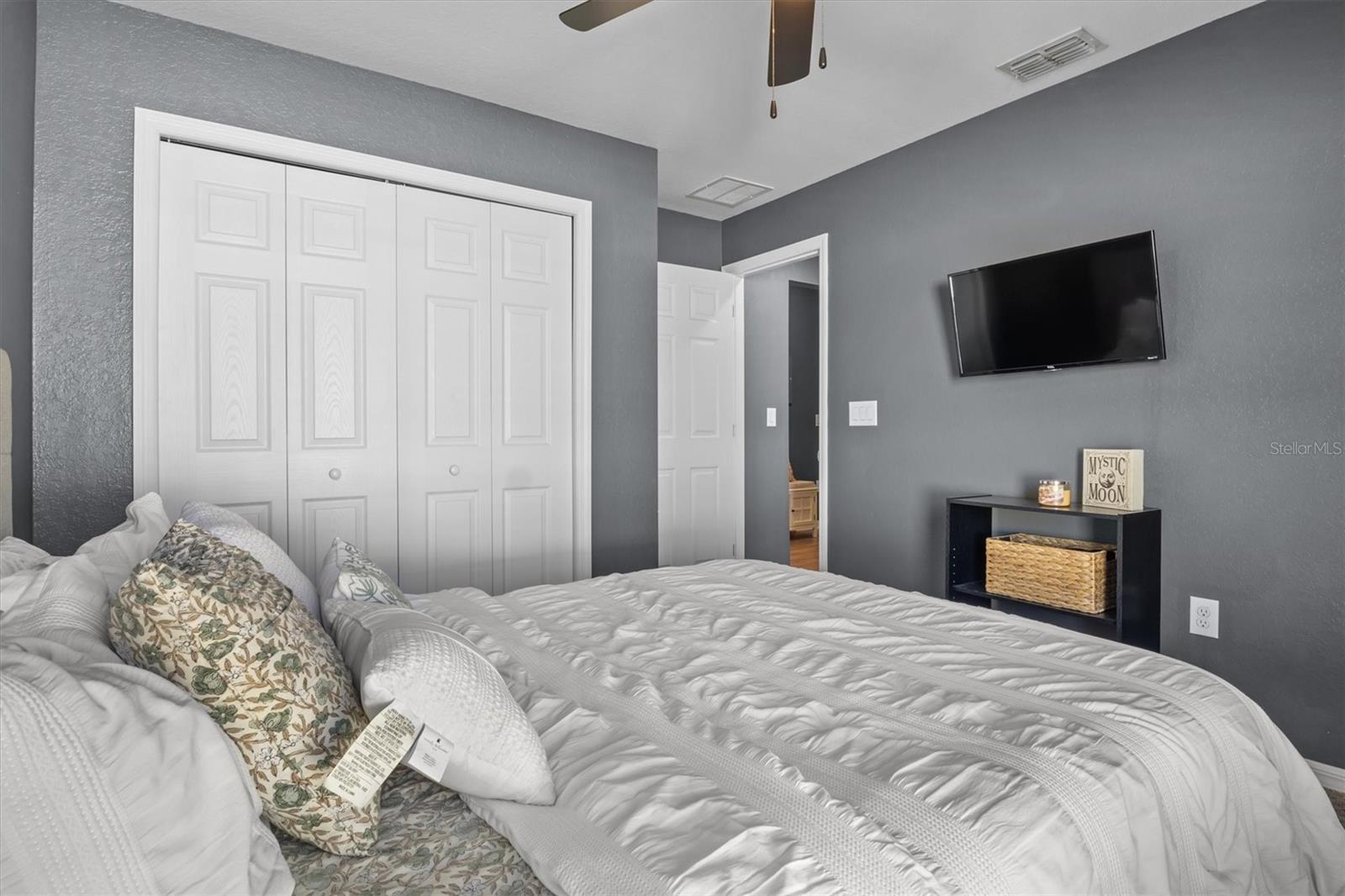 LANDINGS/EAGLE LAKE - Residential