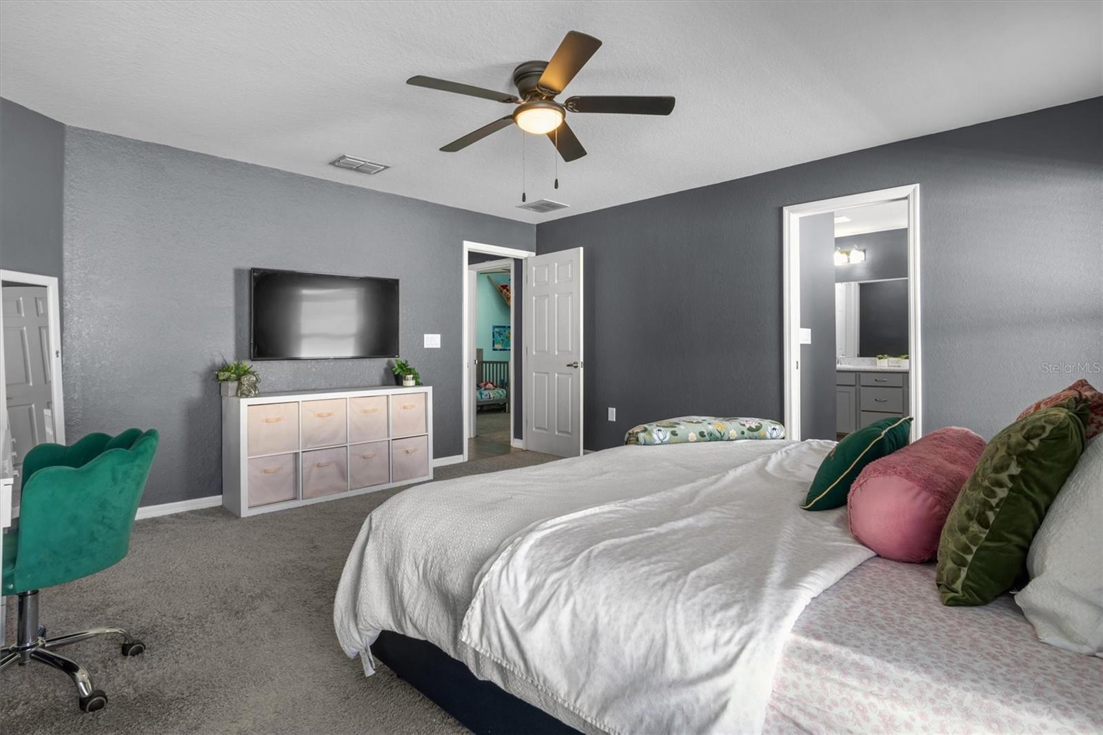 LANDINGS/EAGLE LAKE - Residential