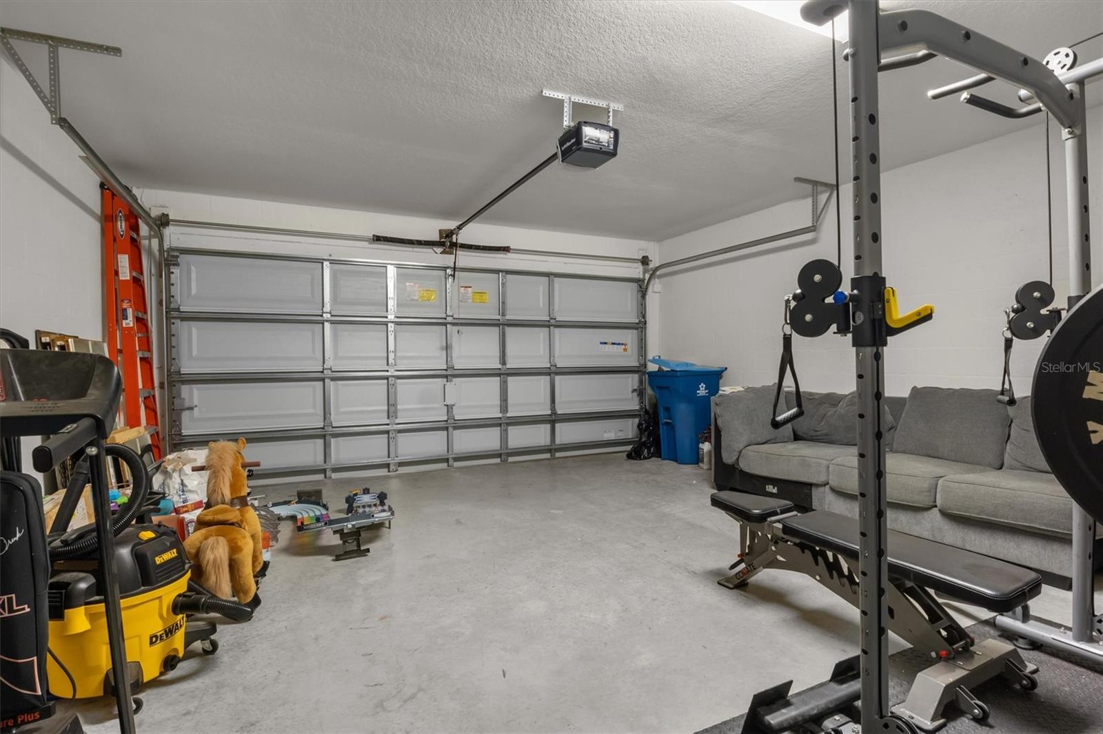 LANDINGS/EAGLE LAKE - Residential