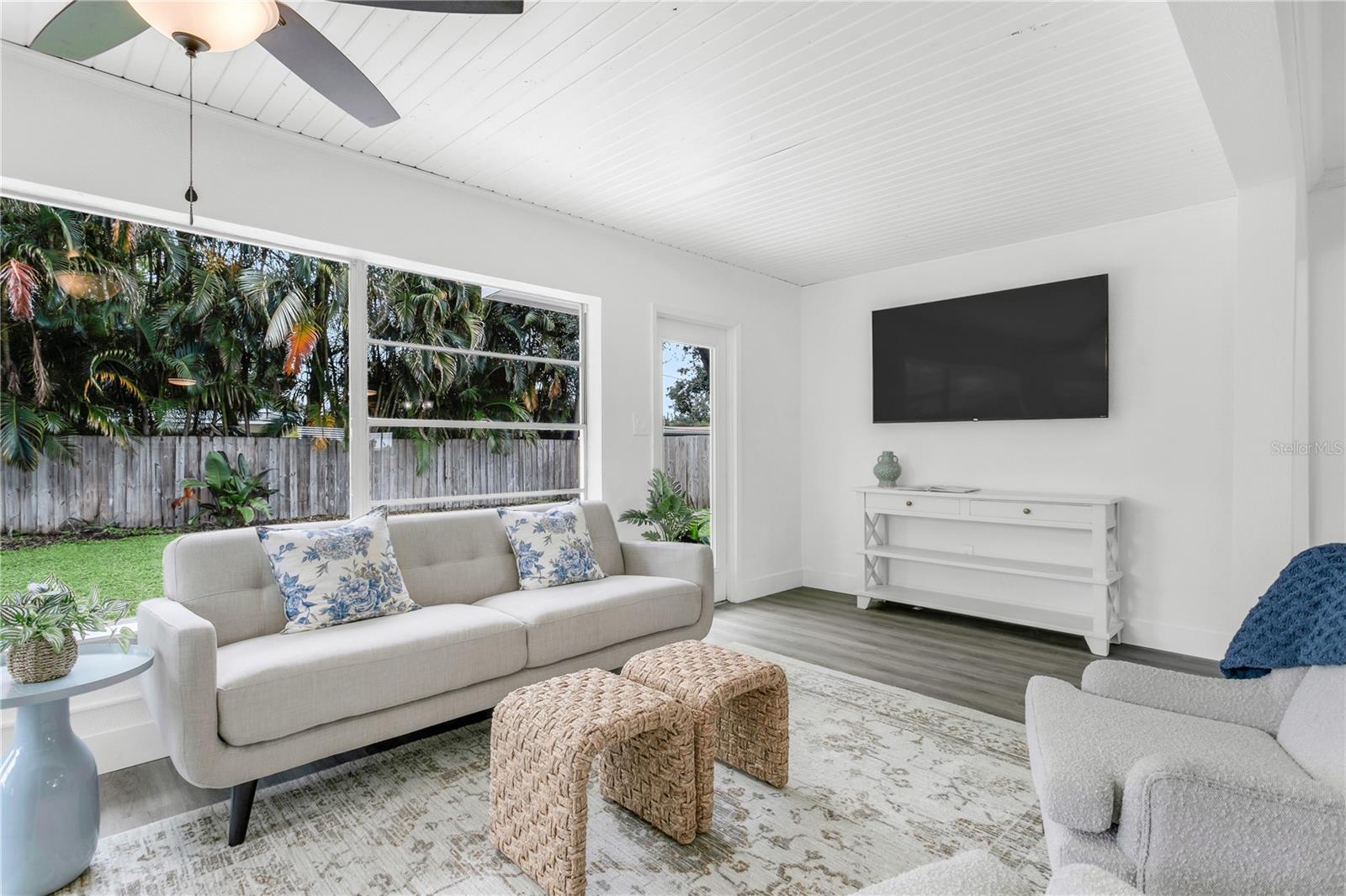 MANHATTAN MANOR 3 - Residential