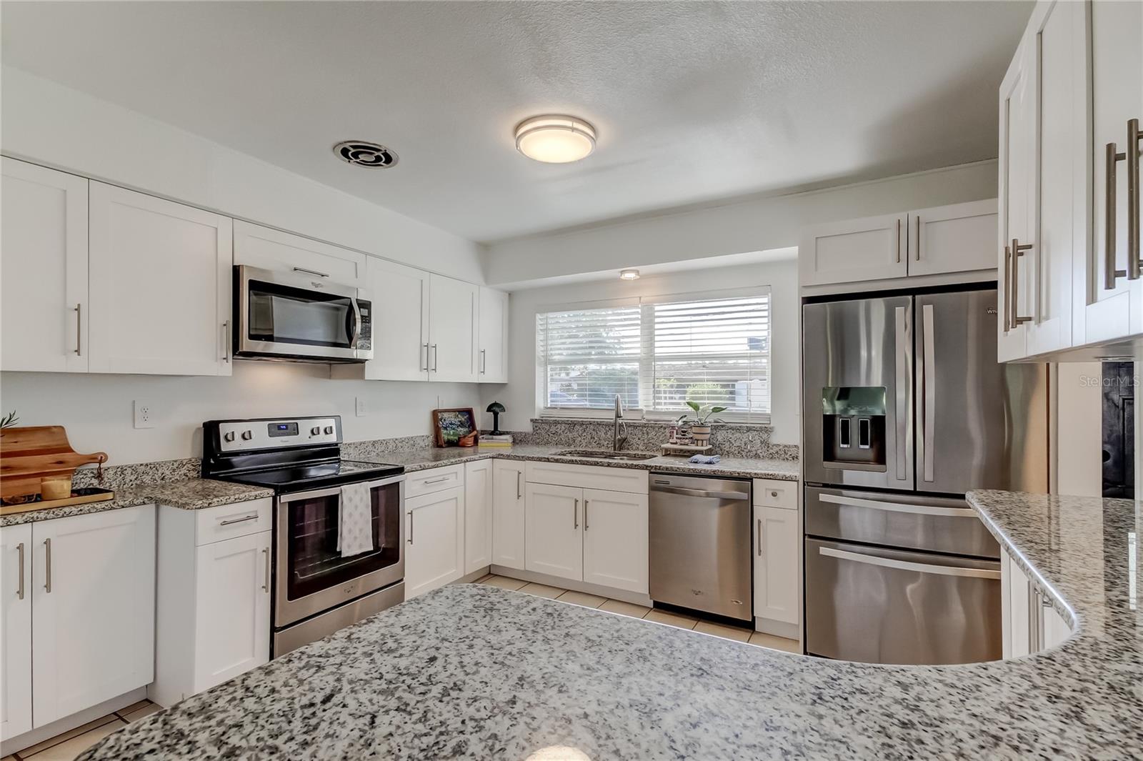 MANHATTAN MANOR 3 - Residential