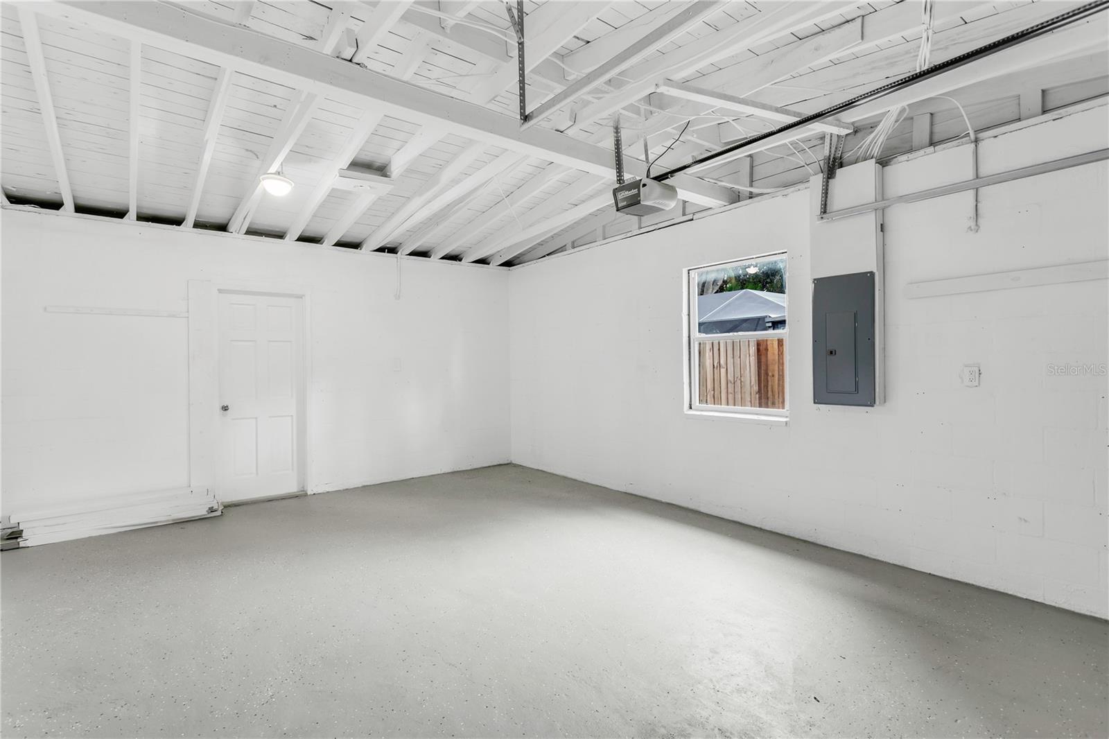 MANHATTAN MANOR 3 - Residential