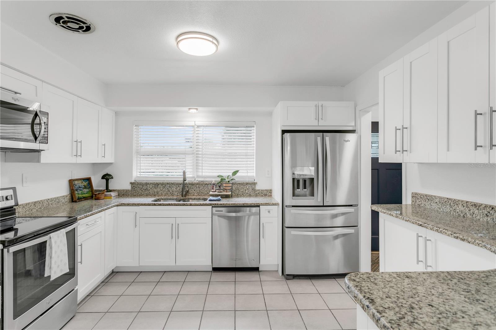 MANHATTAN MANOR 3 - Residential