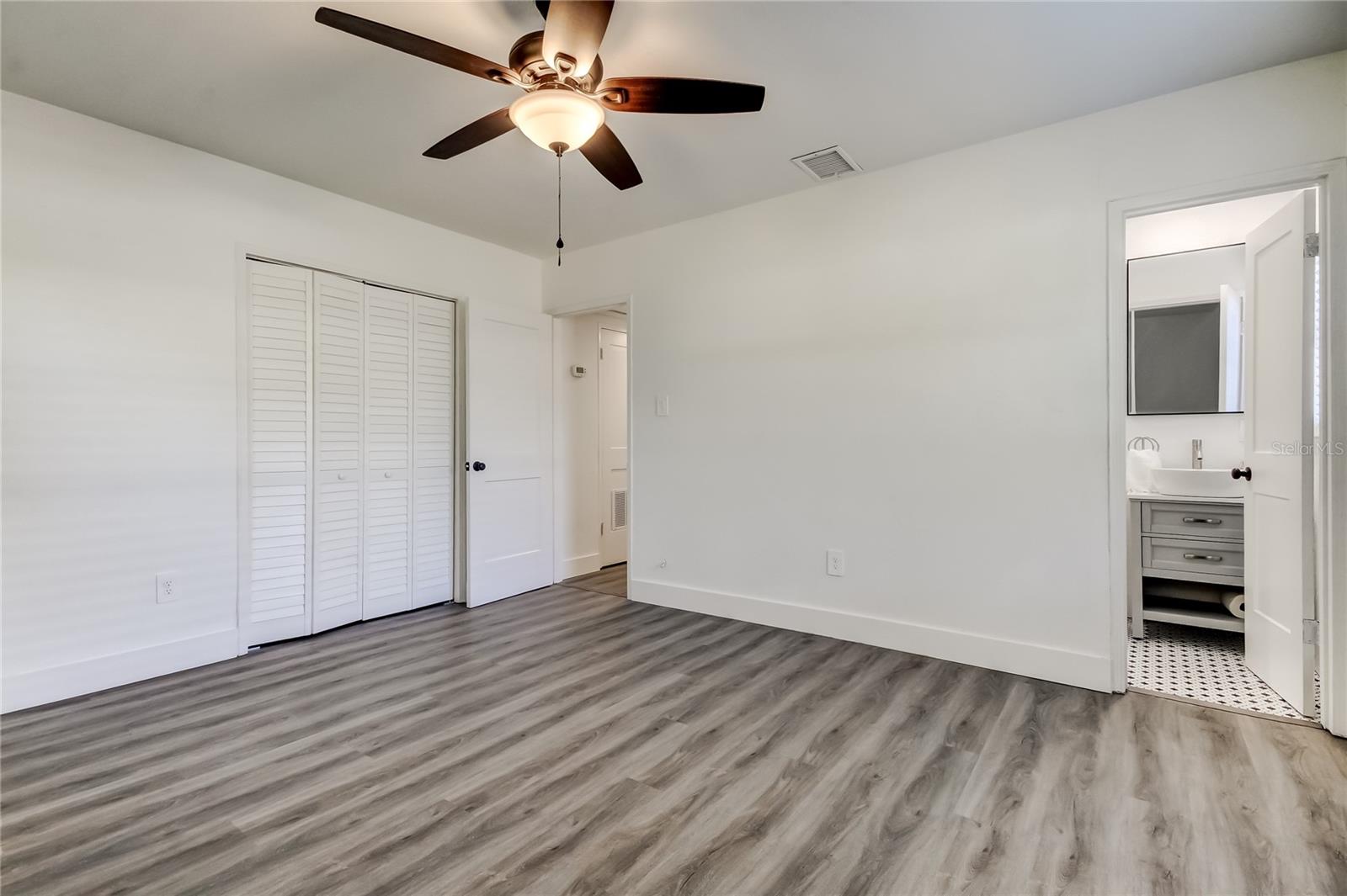 MANHATTAN MANOR 3 - Residential