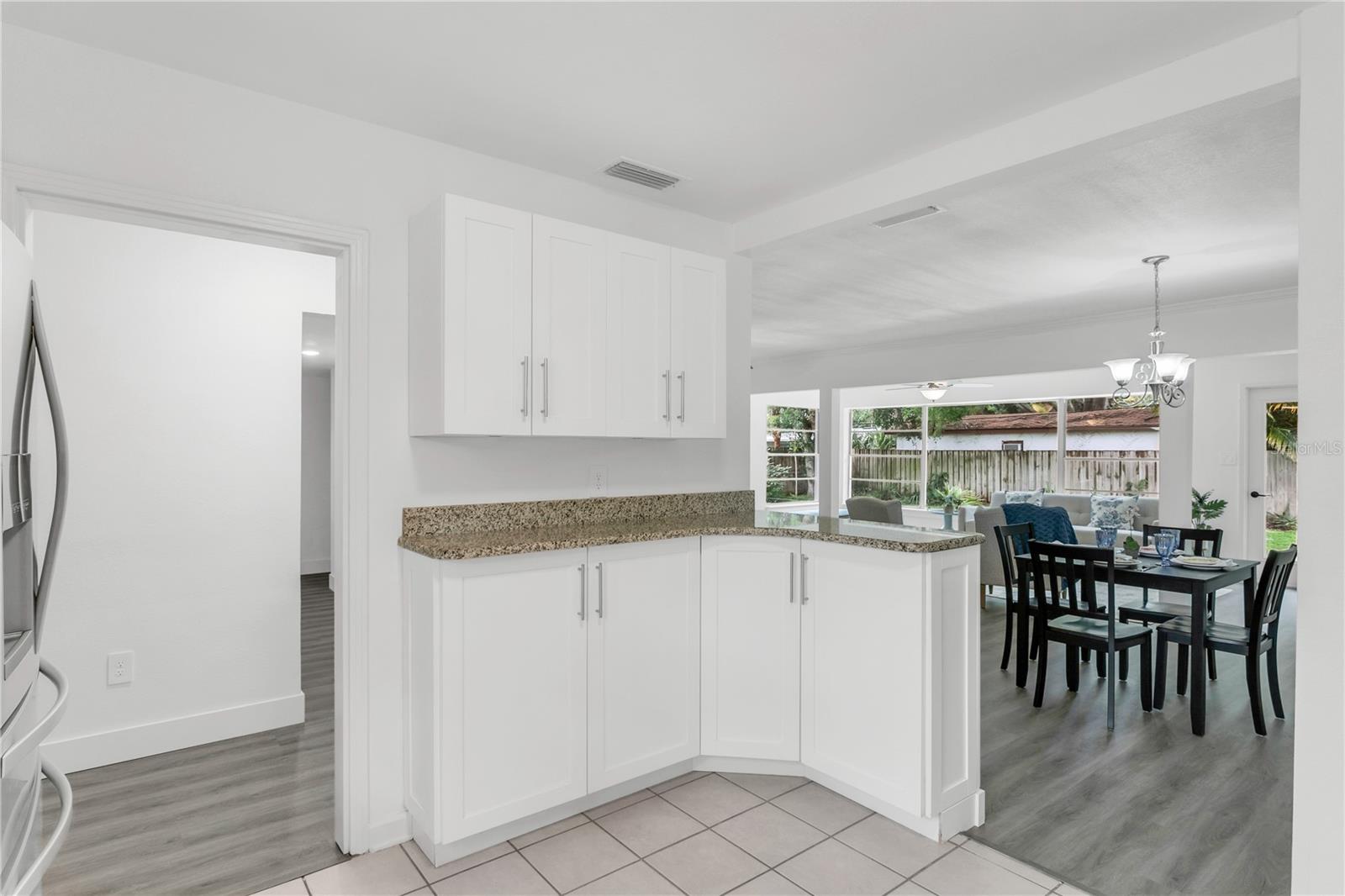 MANHATTAN MANOR 3 - Residential