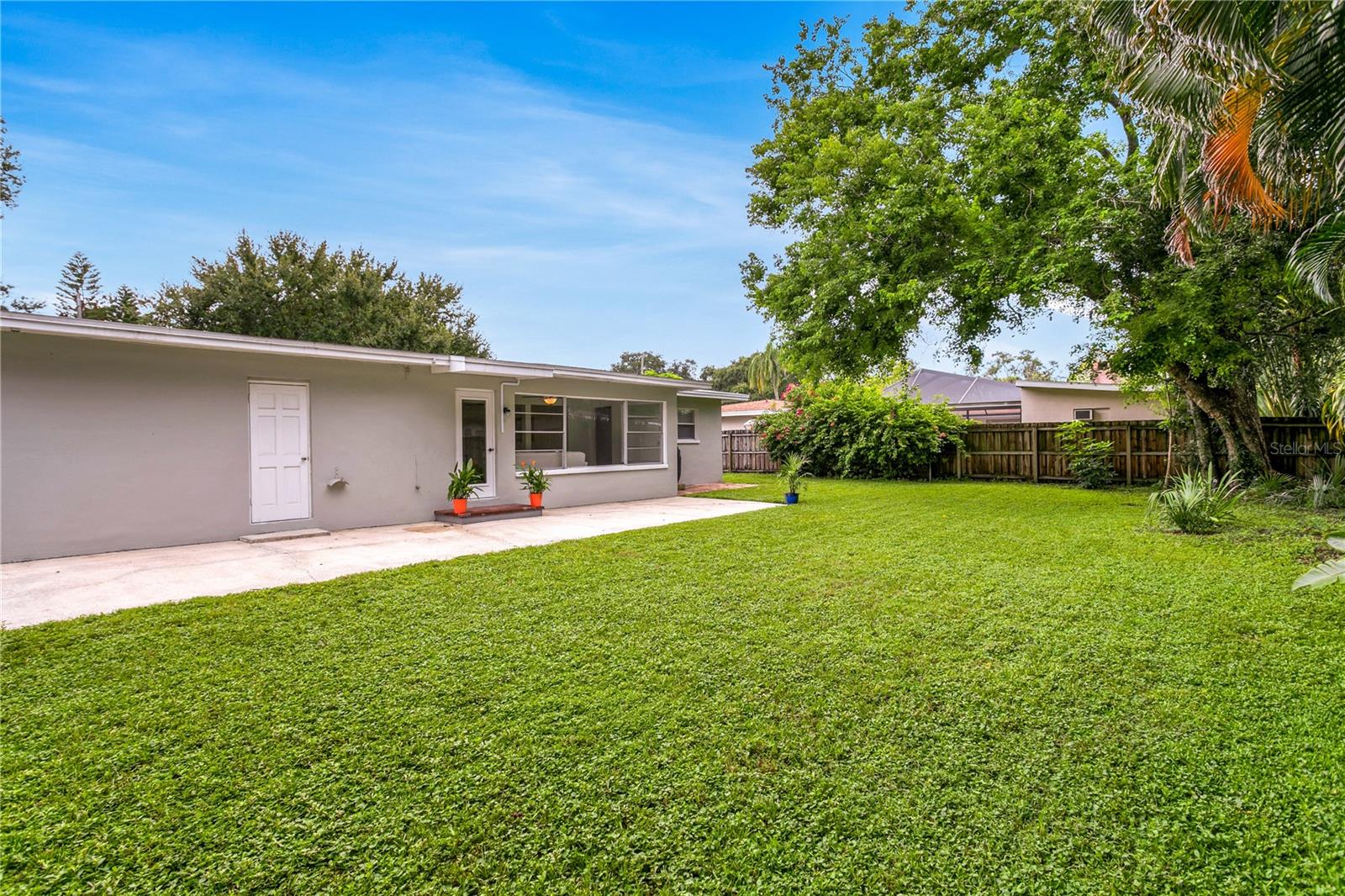 MANHATTAN MANOR 3 - Residential