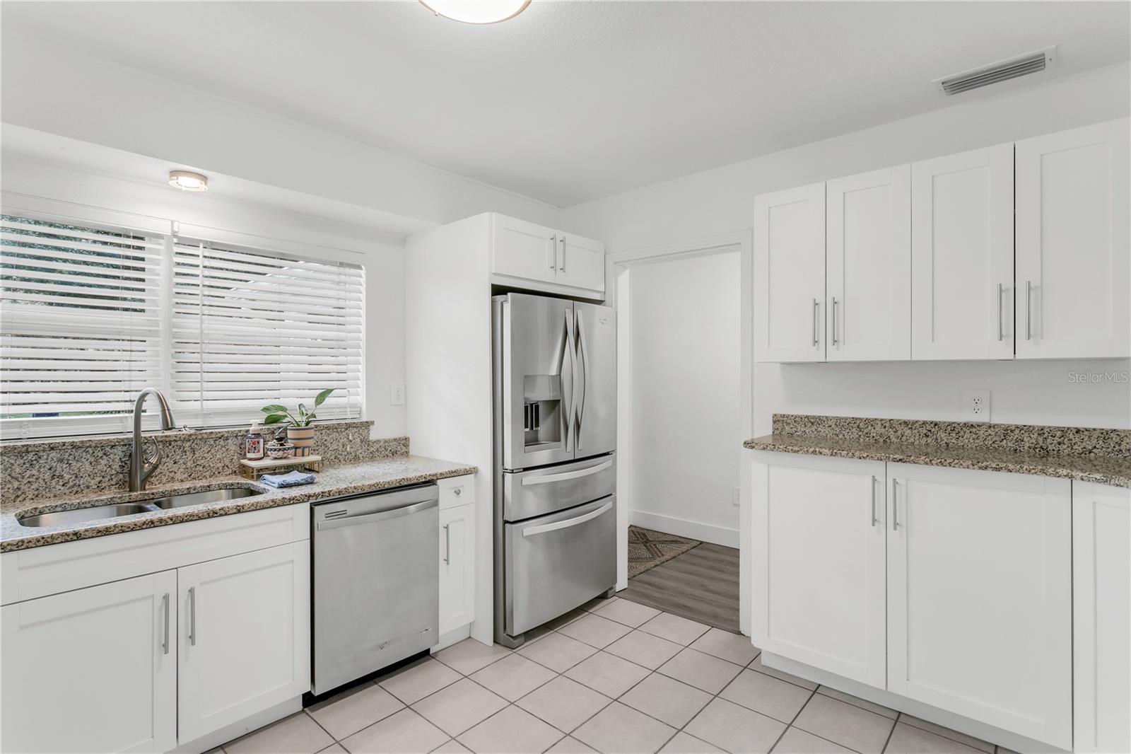 MANHATTAN MANOR 3 - Residential