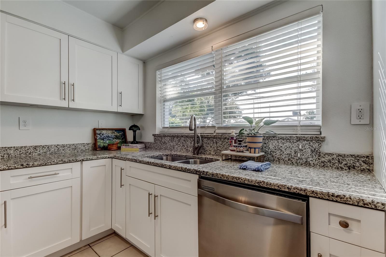 MANHATTAN MANOR 3 - Residential