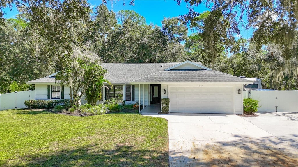 Photo of 1115 Mill Run E, Bradenton, FL 34212 (MLS # A4709887)