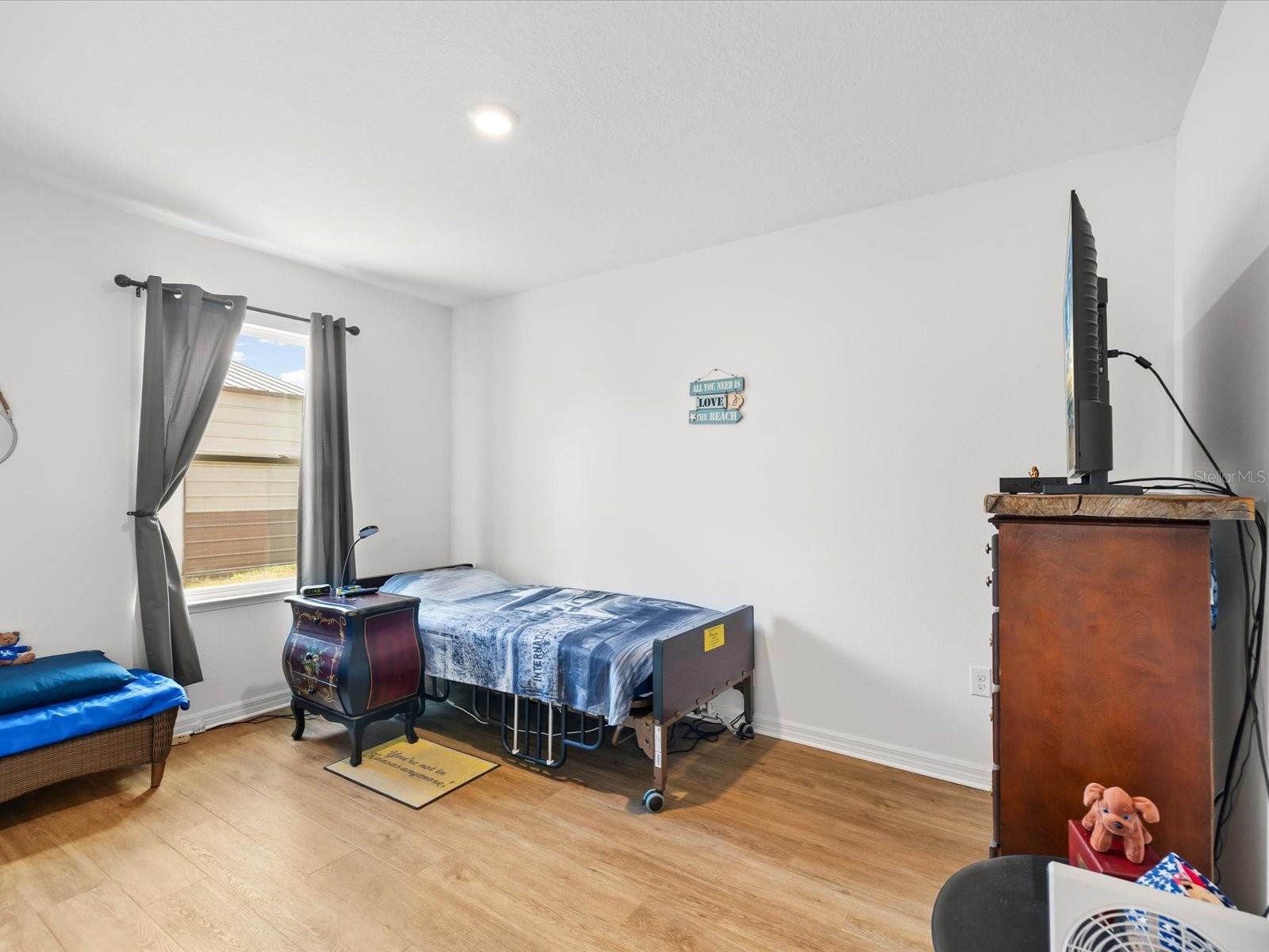 WEEKI WACHEE WOODLANDS - Residential