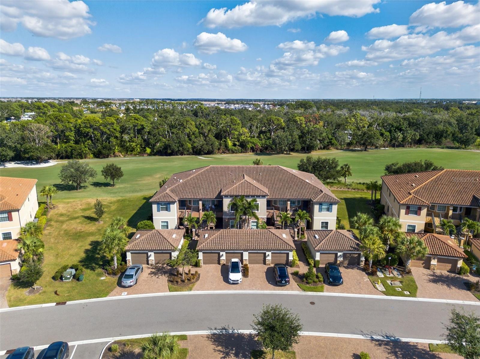 ESPLANADE GOLF AND COUNTRY CLUB - Residential