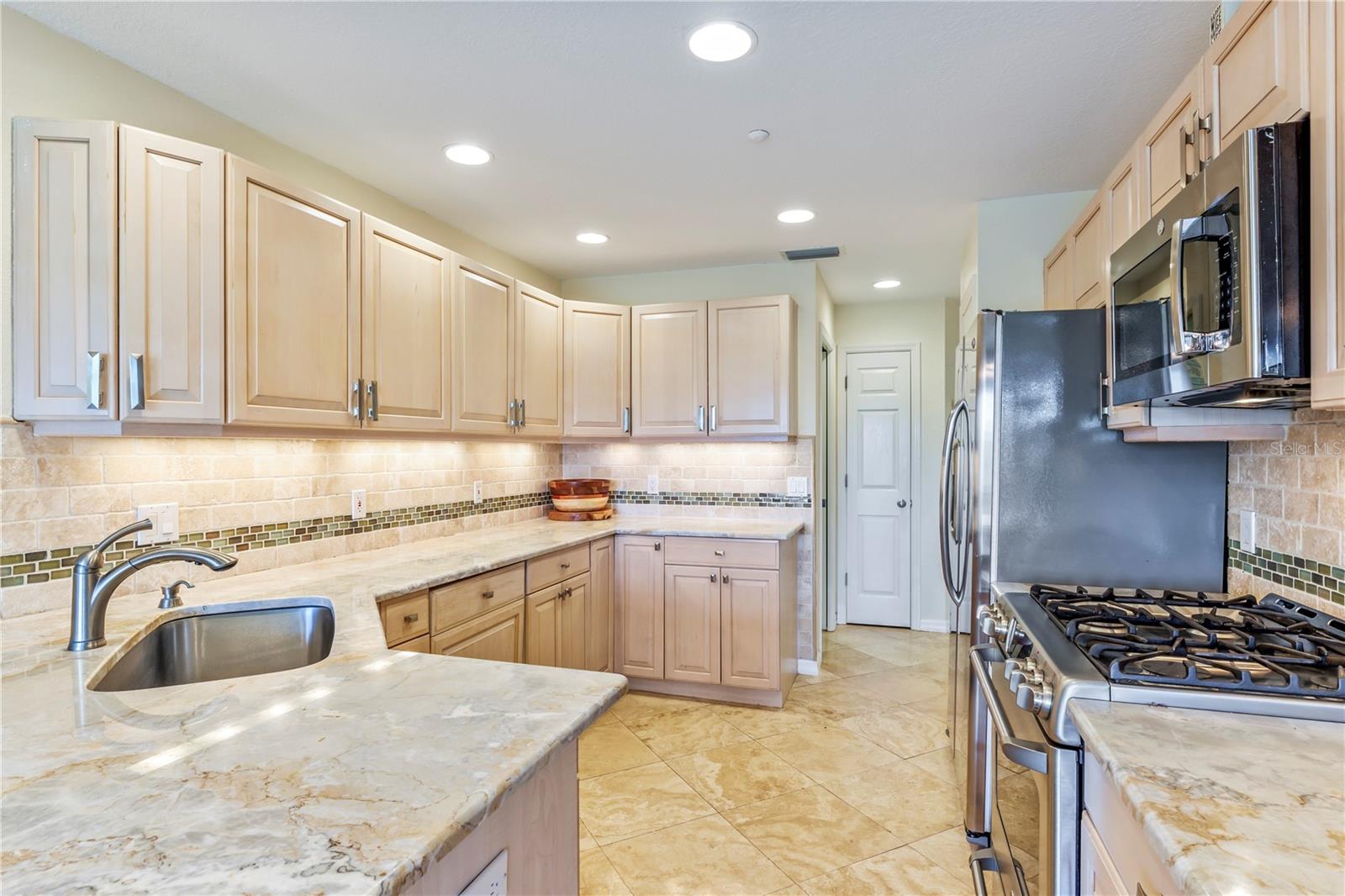 BEACH VIEW AT BOCA BAY PH 02 - Residential