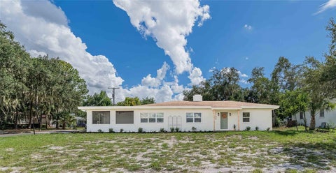Photo of 1196 Lake Elbert Drive SE, Winter Haven, FL 33880 (MLS # P4939949)