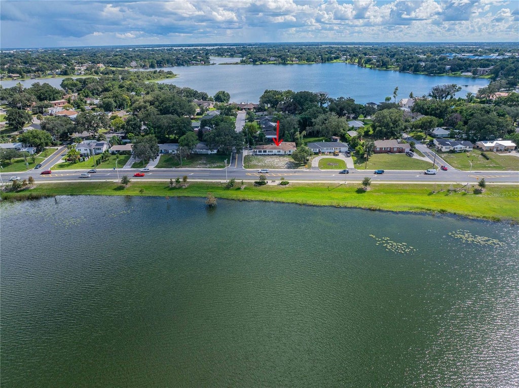 Photo of 1196 Lake Elbert Drive SE, Winter Haven, FL 33880 (MLS # P4939949)