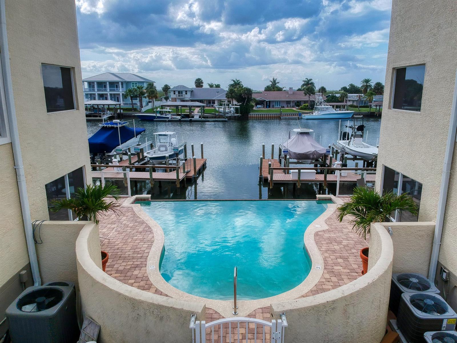 Flores Del Rio Condo - Residential