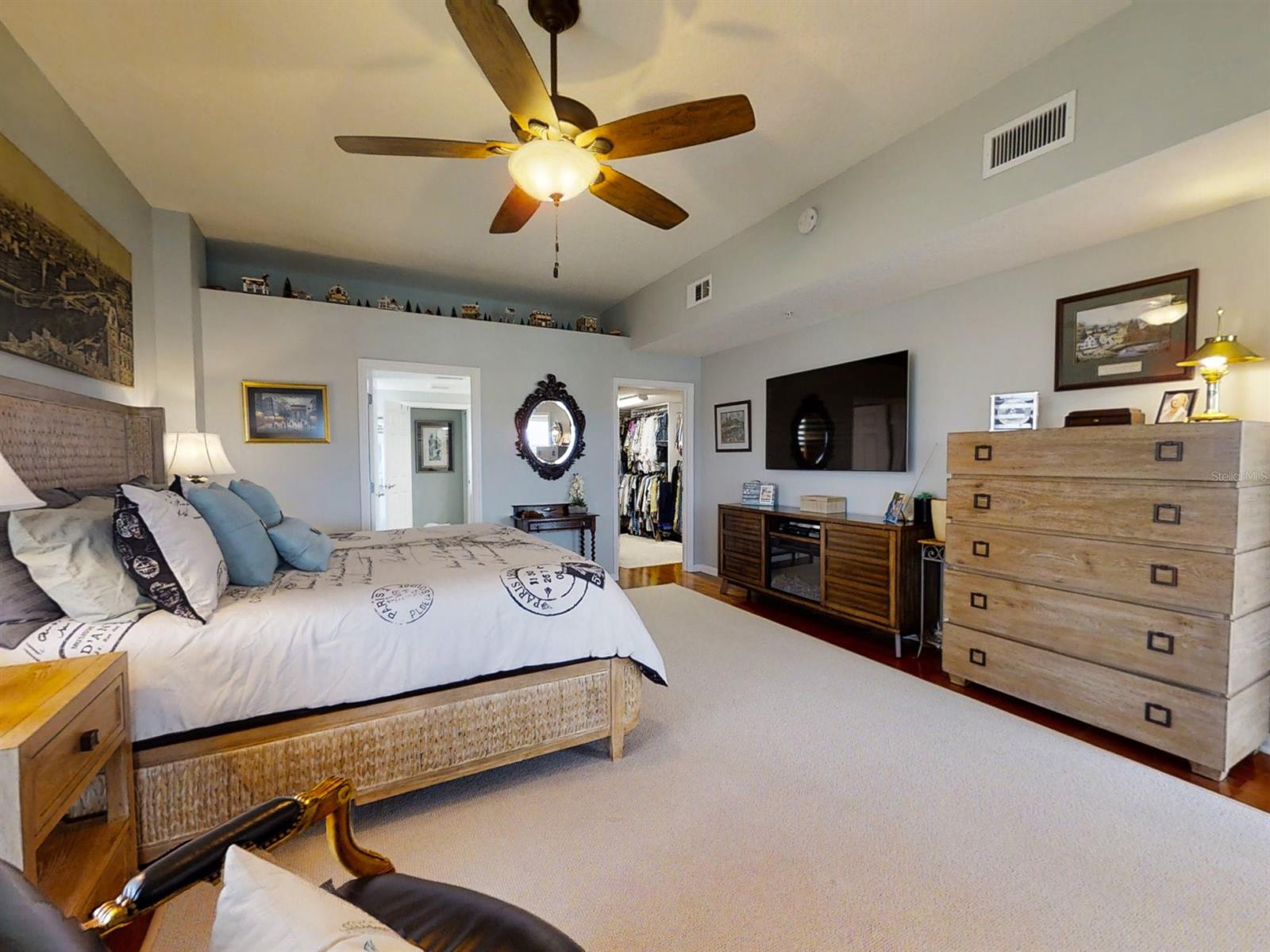 Flores Del Rio Condo - Residential