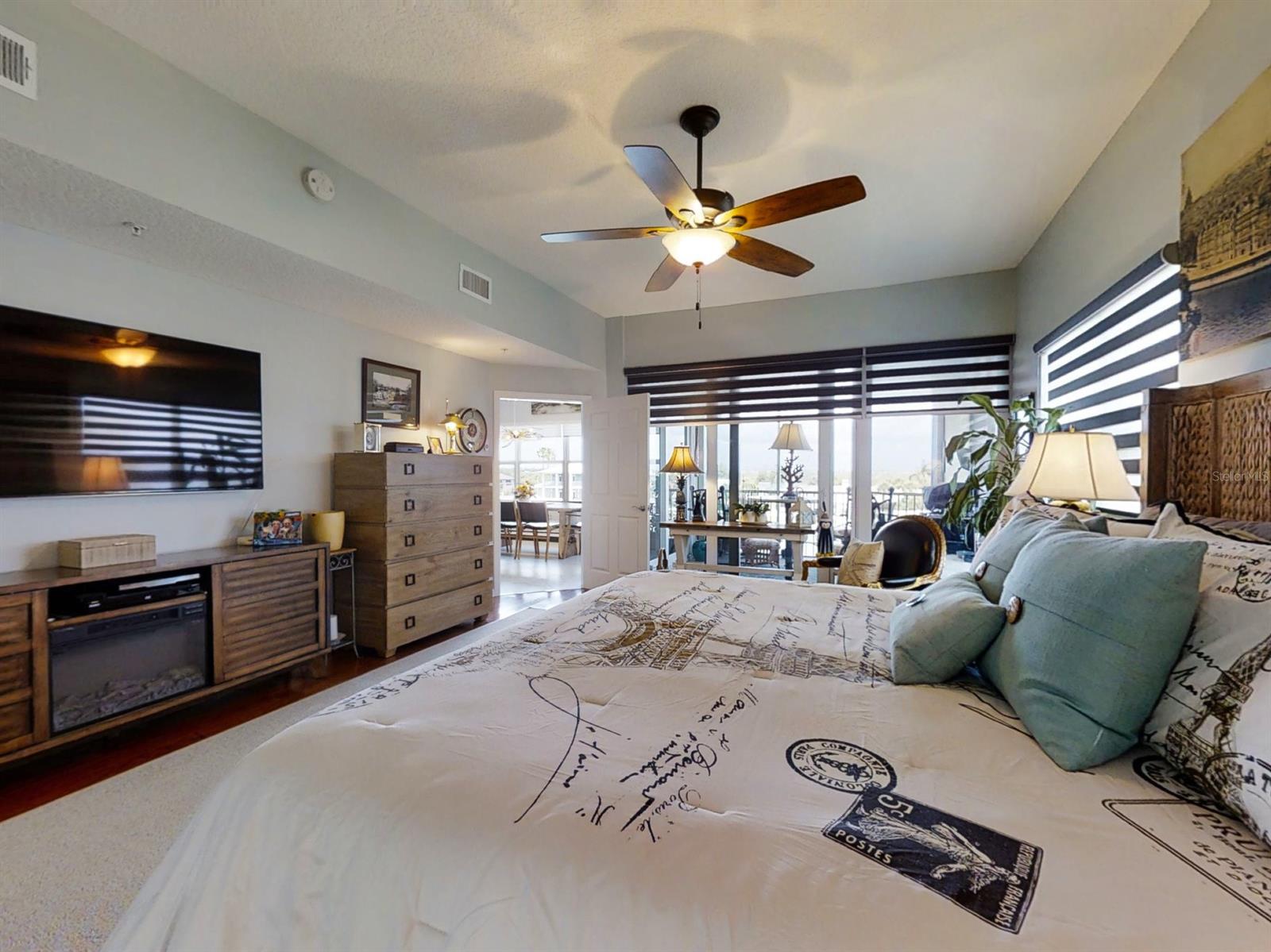 Flores Del Rio Condo - Residential