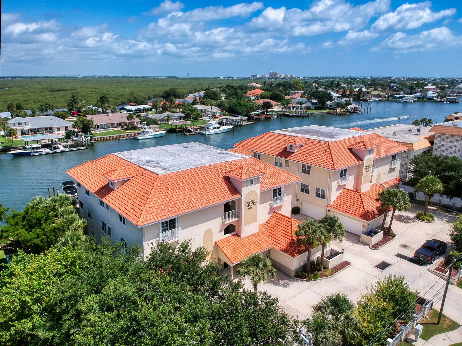 Flores Del Rio Condo - Residential