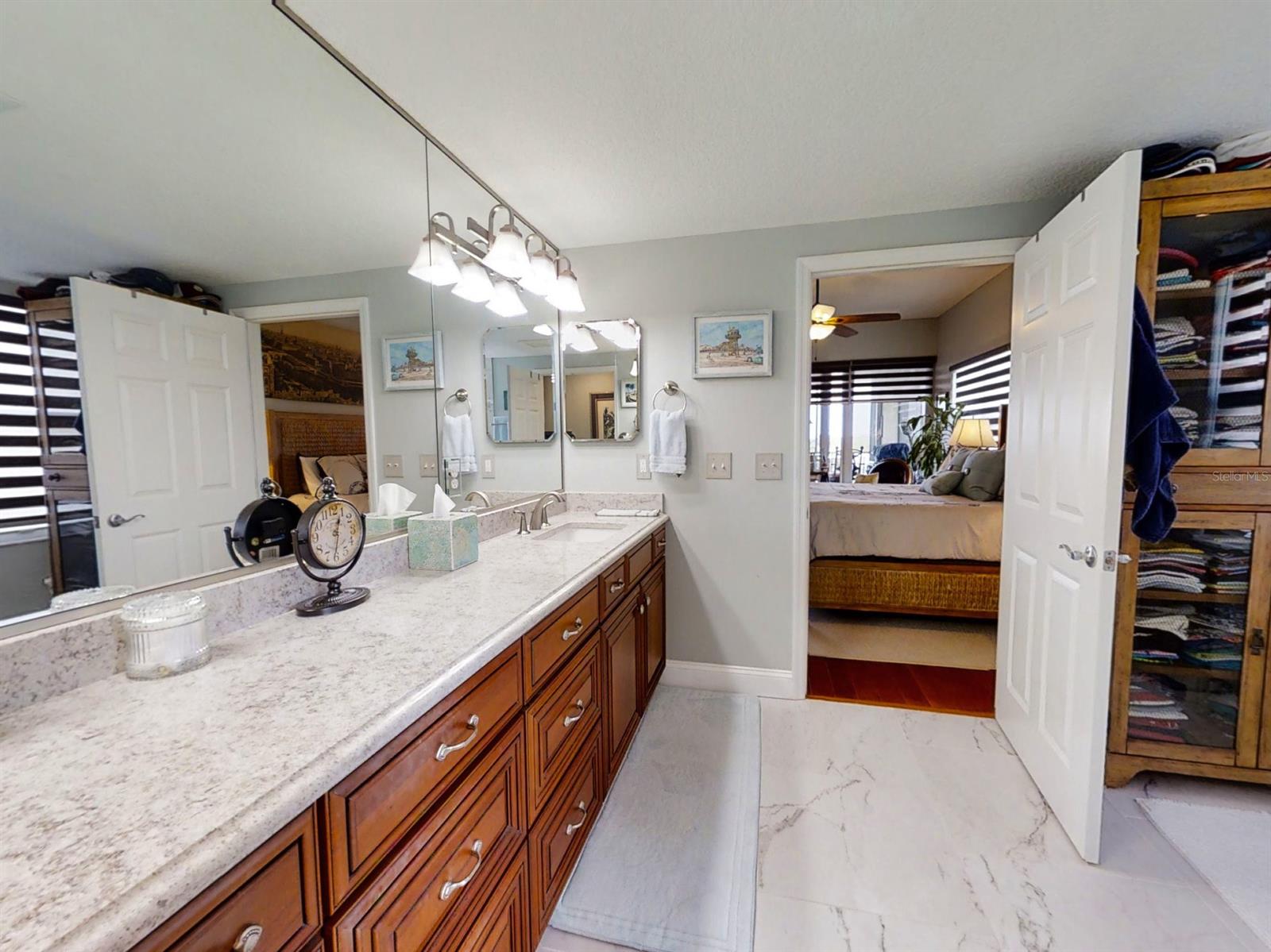 Flores Del Rio Condo - Residential